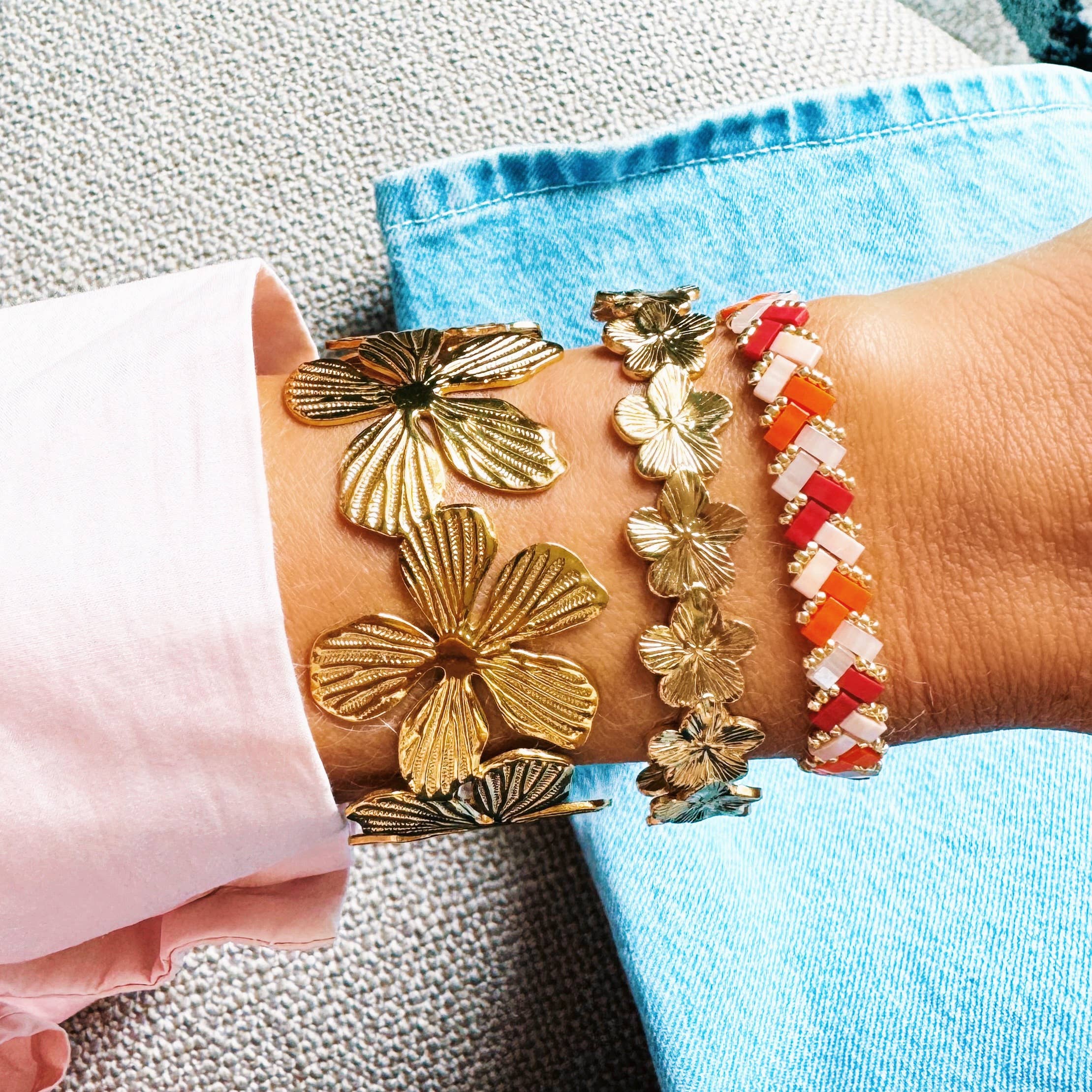 Flowers Bangle Gold