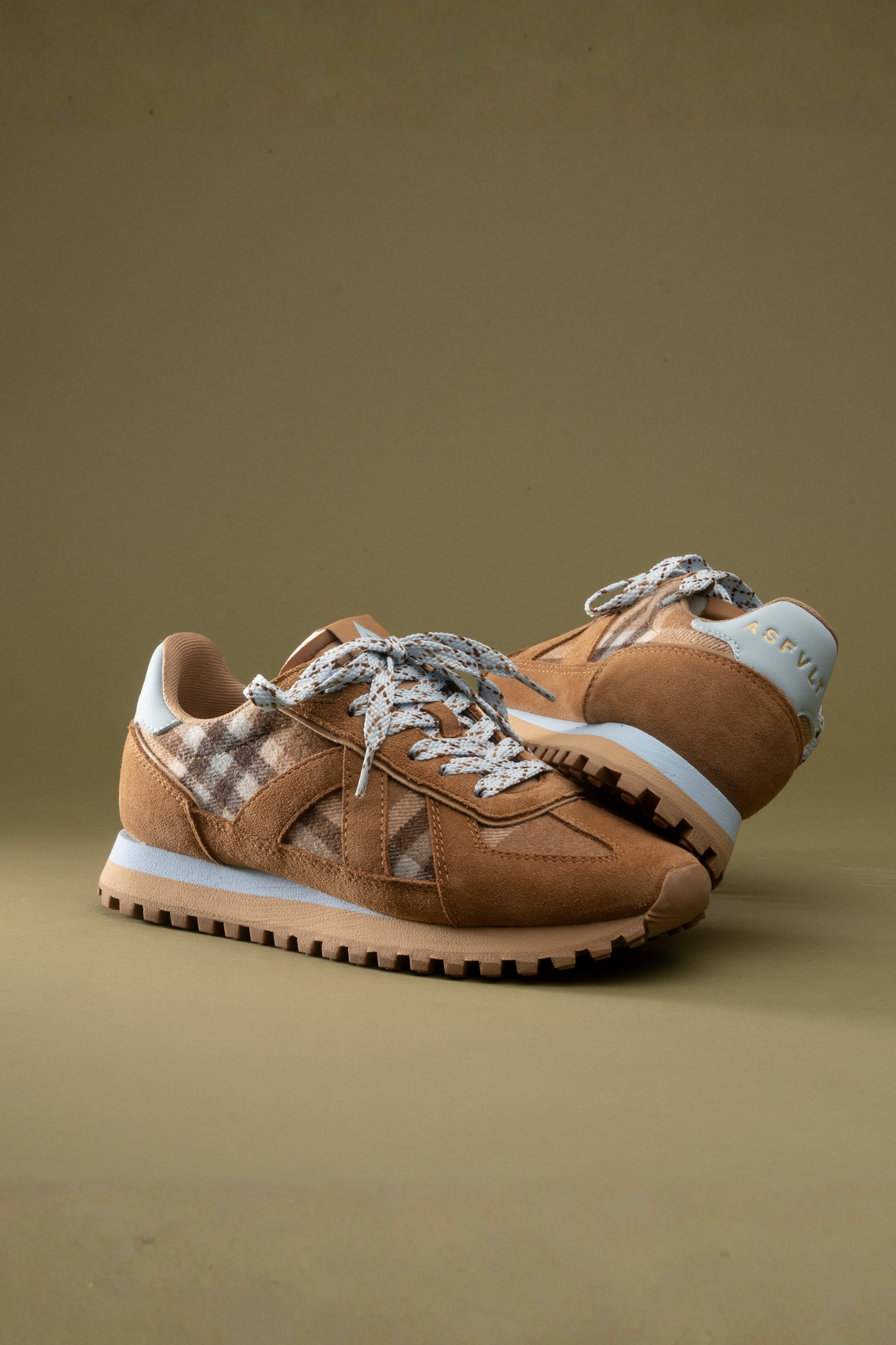 Gate Sneaker Tan Choco Blue Plaid