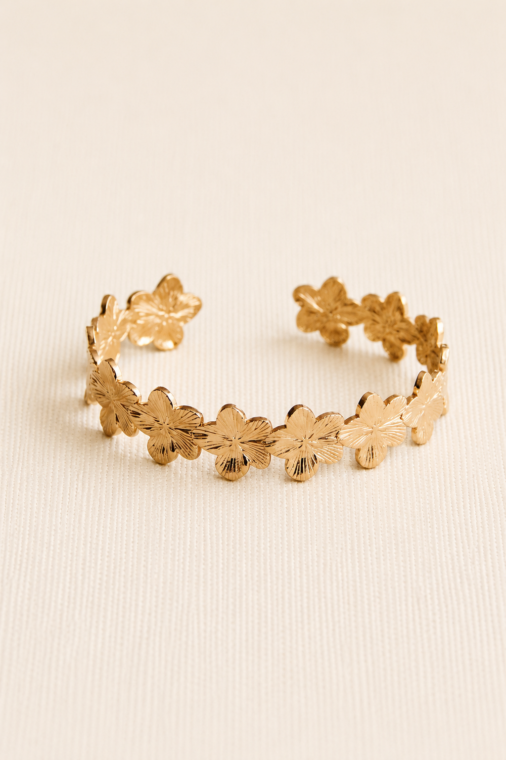 Flowers Bangle Gold