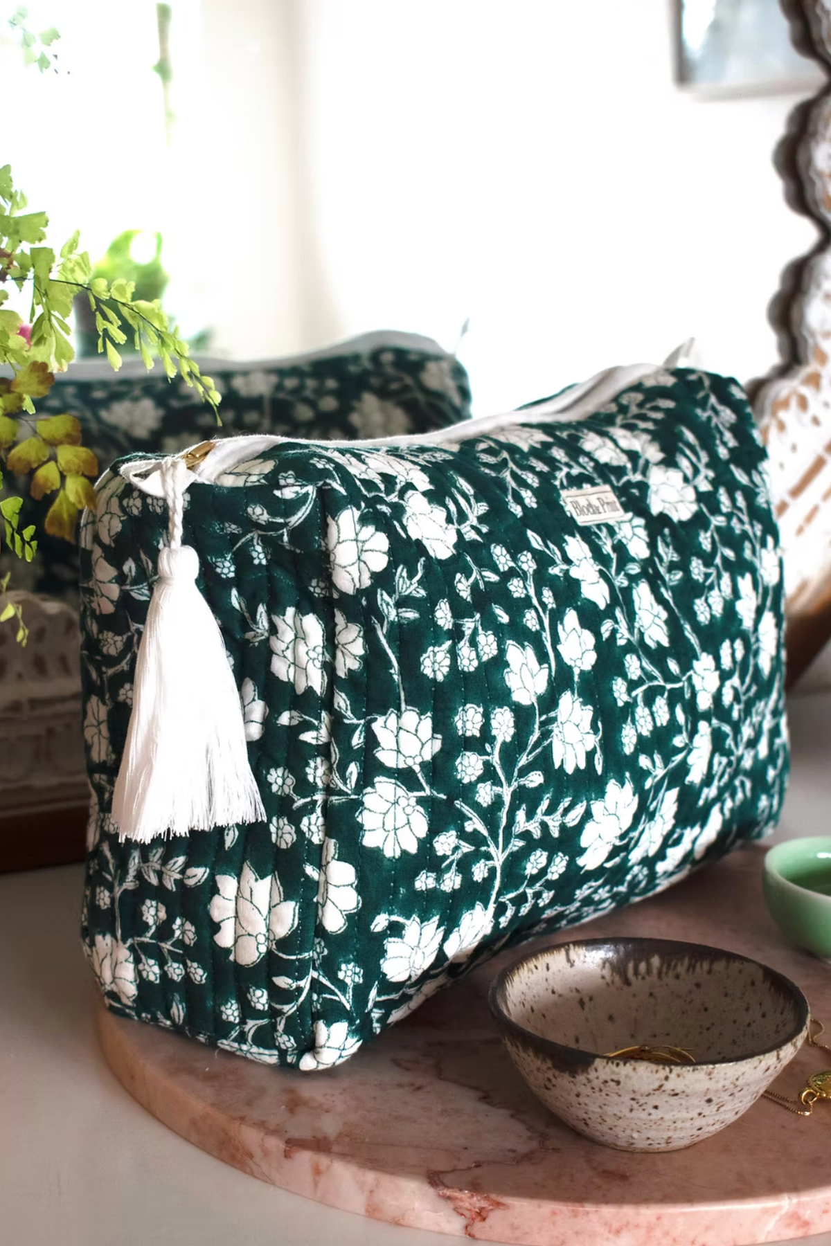 Green Daisy Toiletry Bag