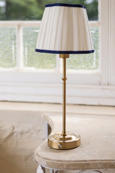Blue Scallop Shade USB Table Lamp