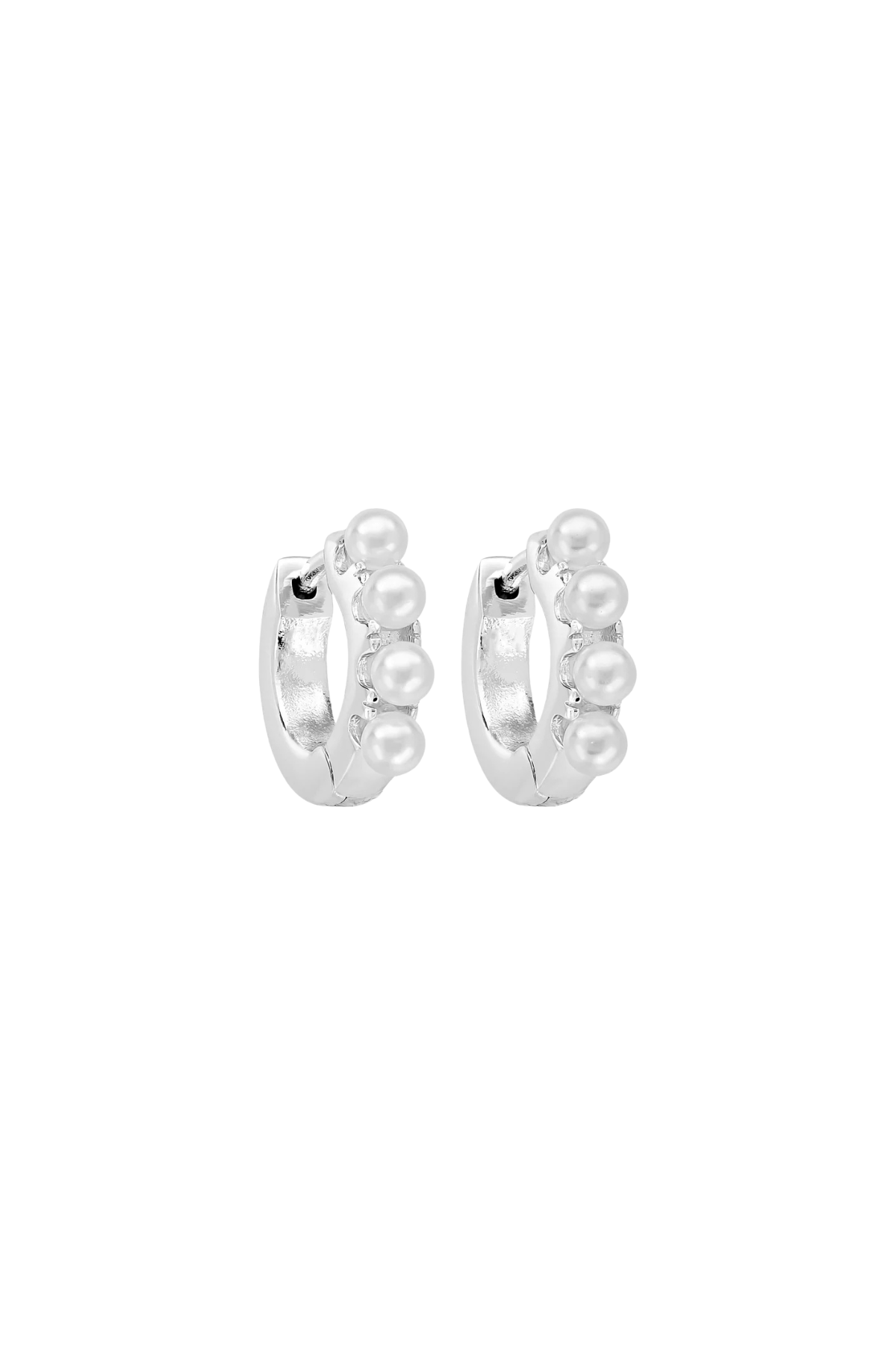 Perla Silver Huggie