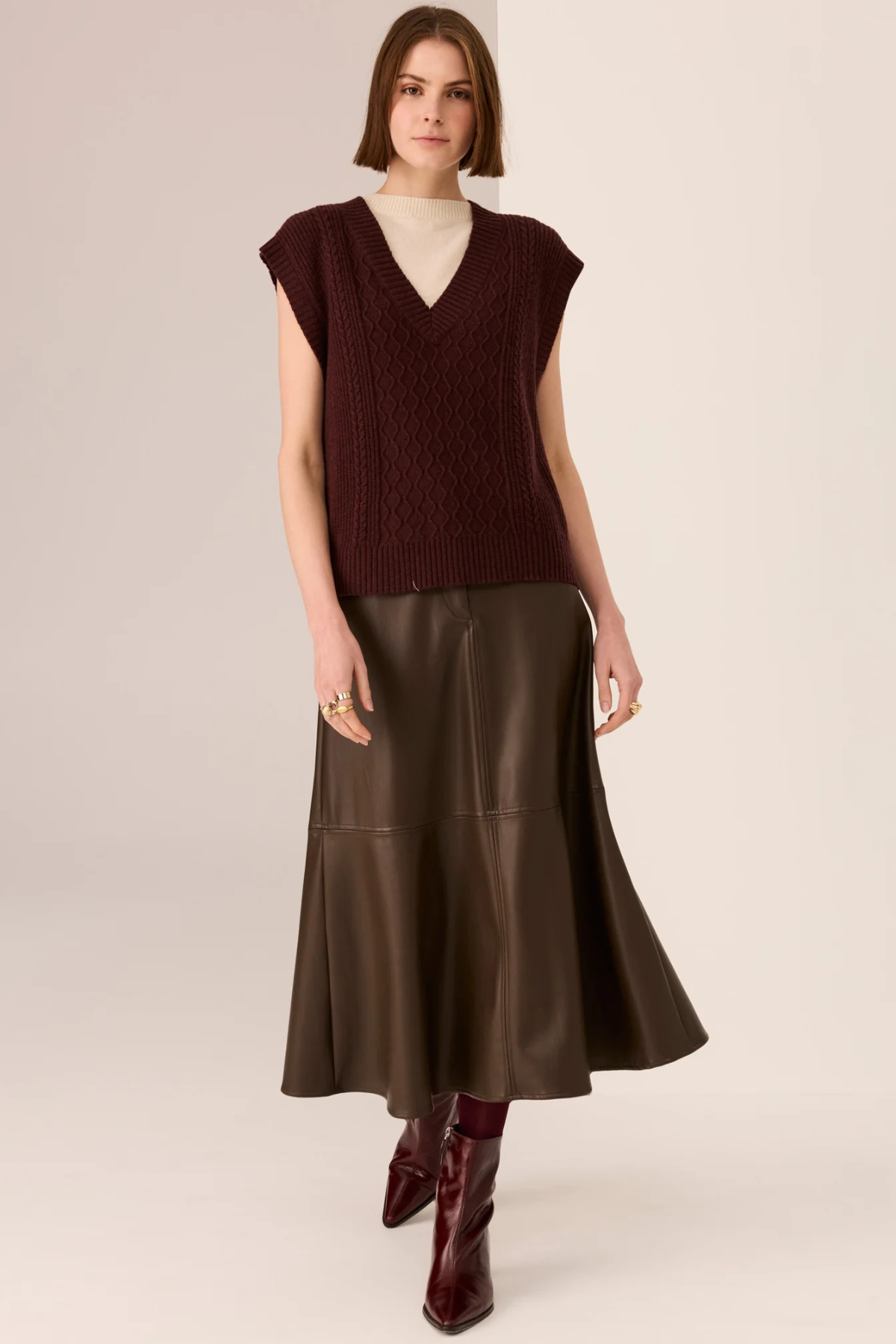 Loren Cable Vest Merlot