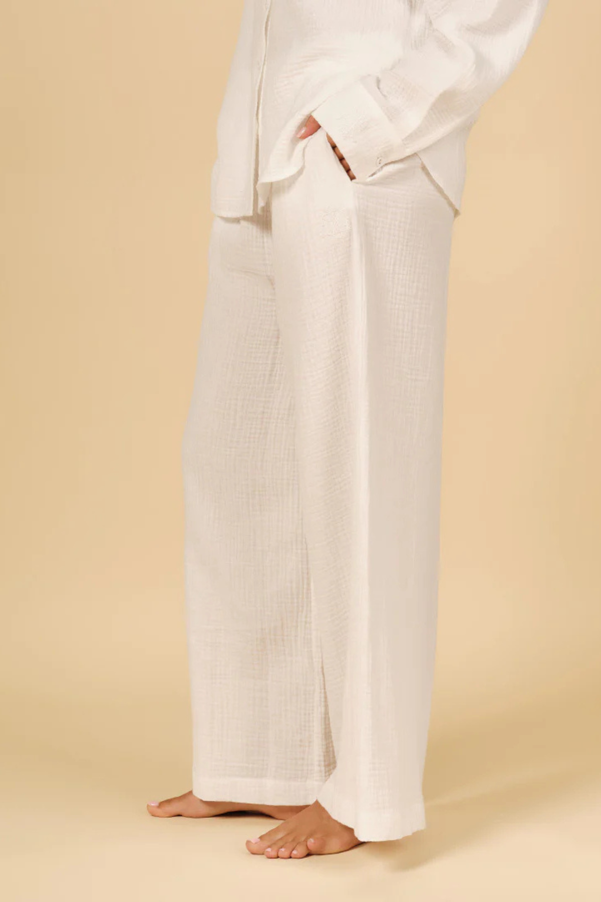 Insignia Cheesecloth Long Sleeve Pyjama White