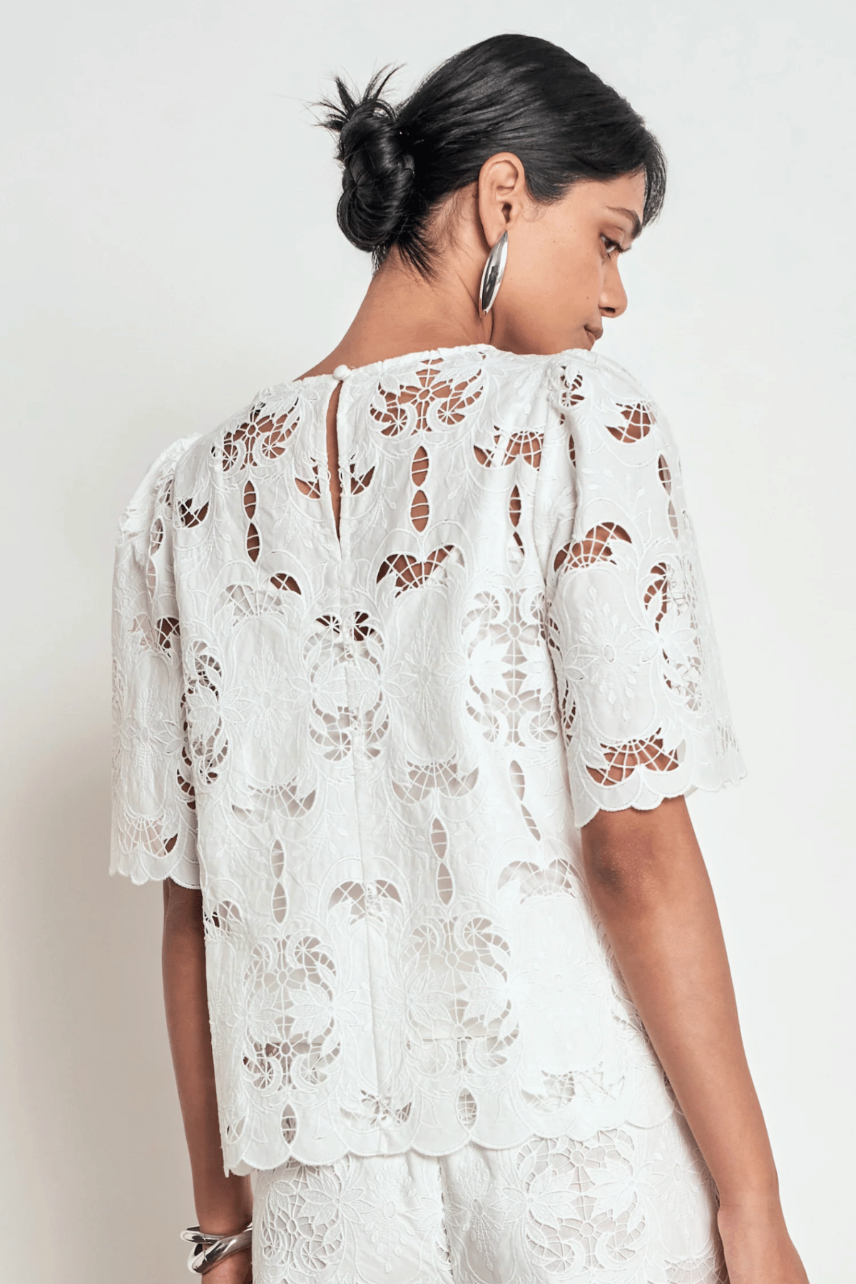 Resolve Top Alabaster