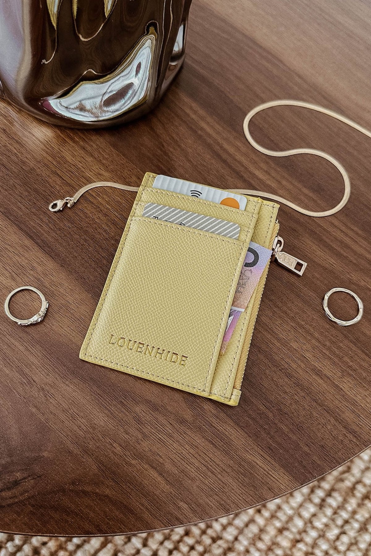Clutches, Purses & Wallets