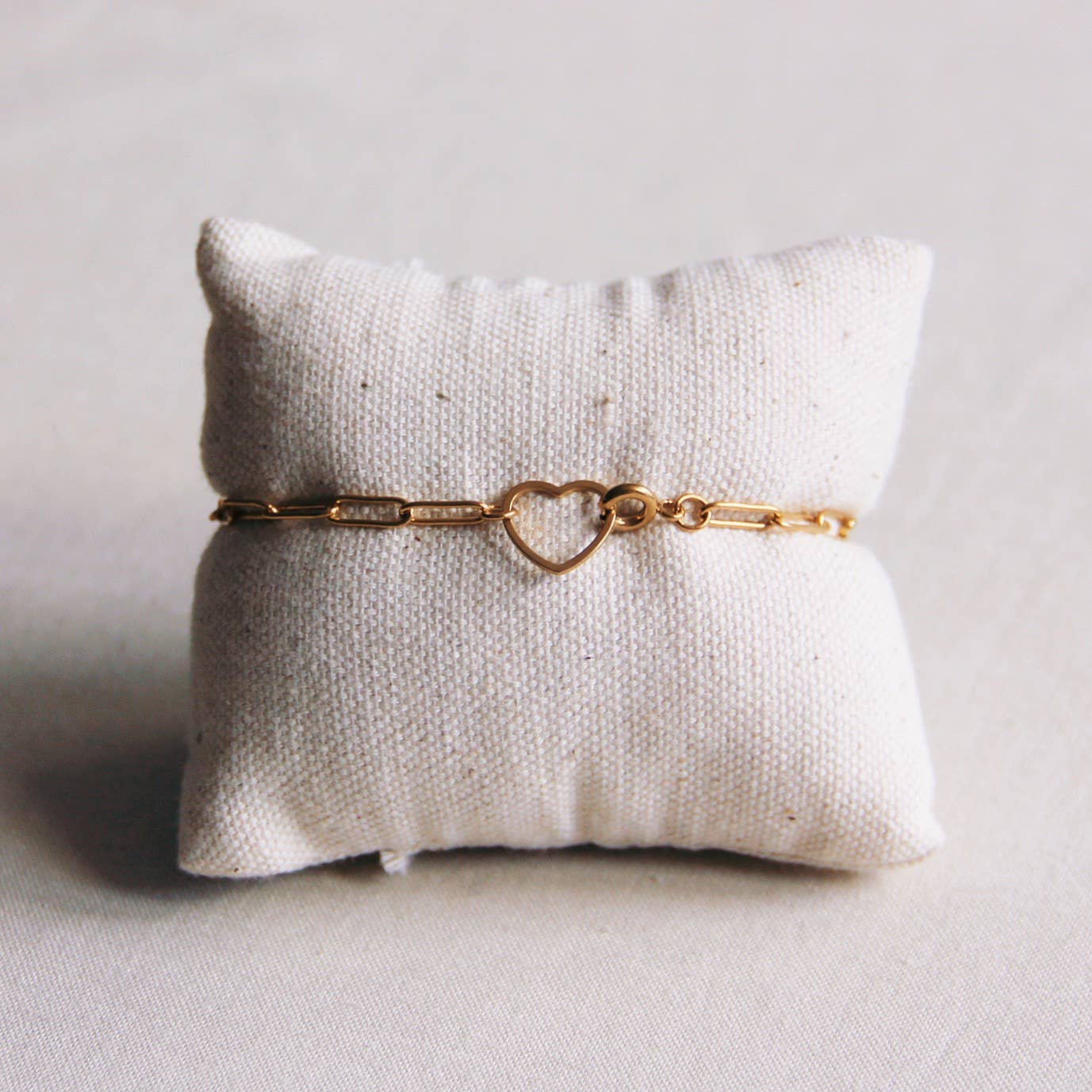 D-Chain Bracelet Open Heart Lock