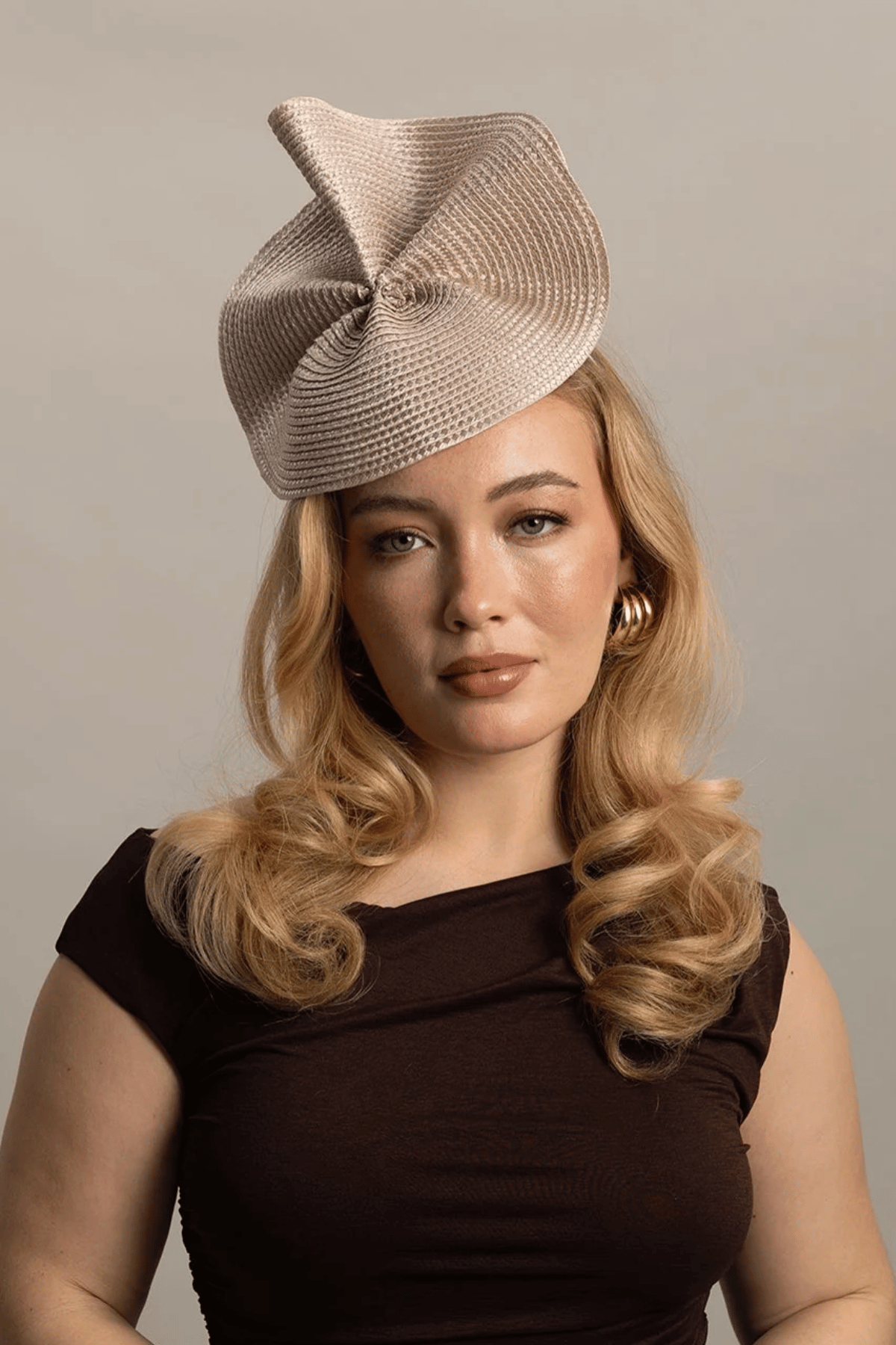 Zaria Fascinator in Beige