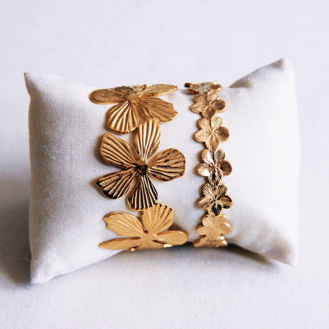 Flower Bangle Gold