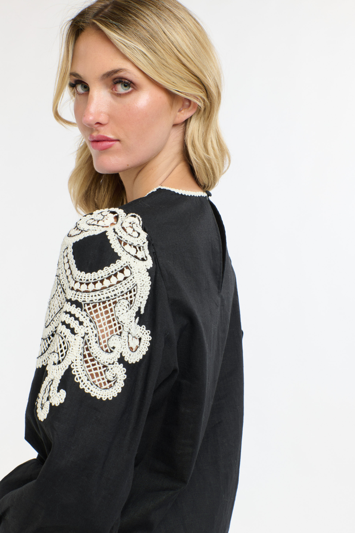 Danbury Top Black Swan