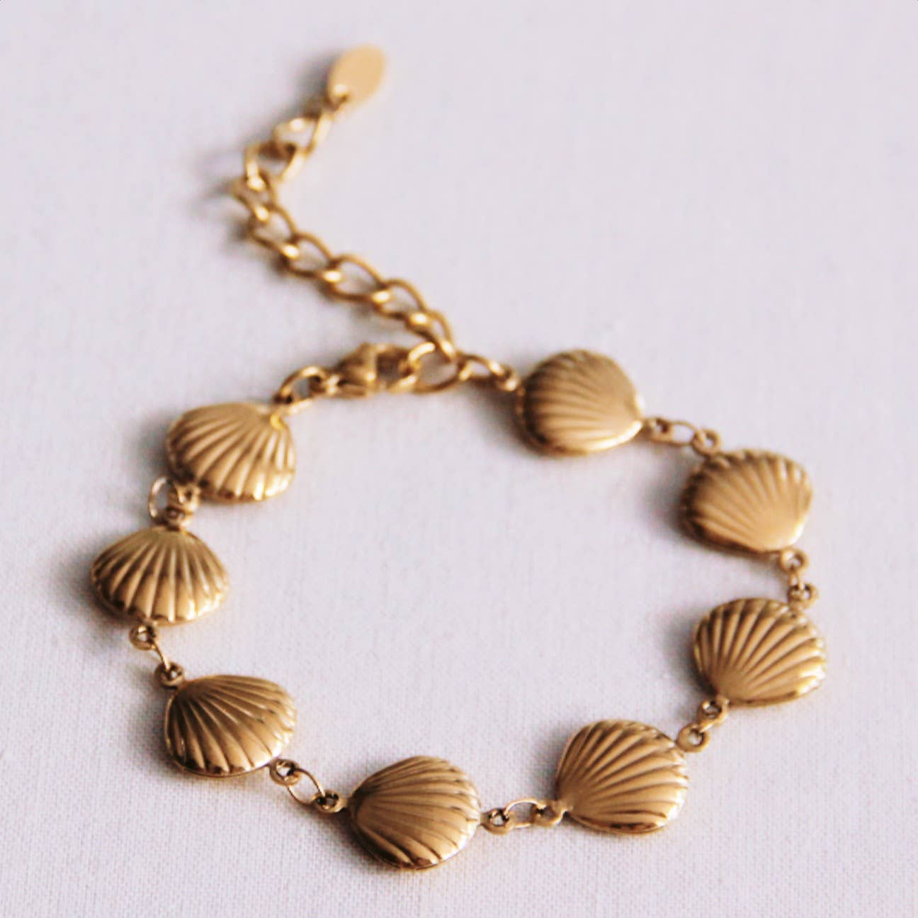 Shell Bracelet Gold
