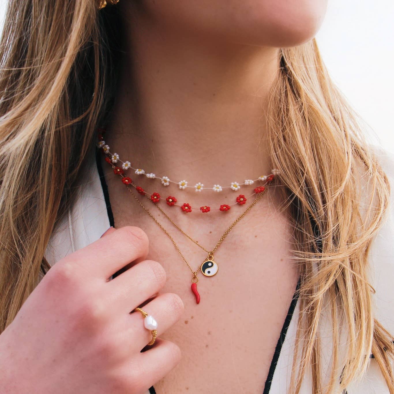 Daisy Flower Necklace Nude