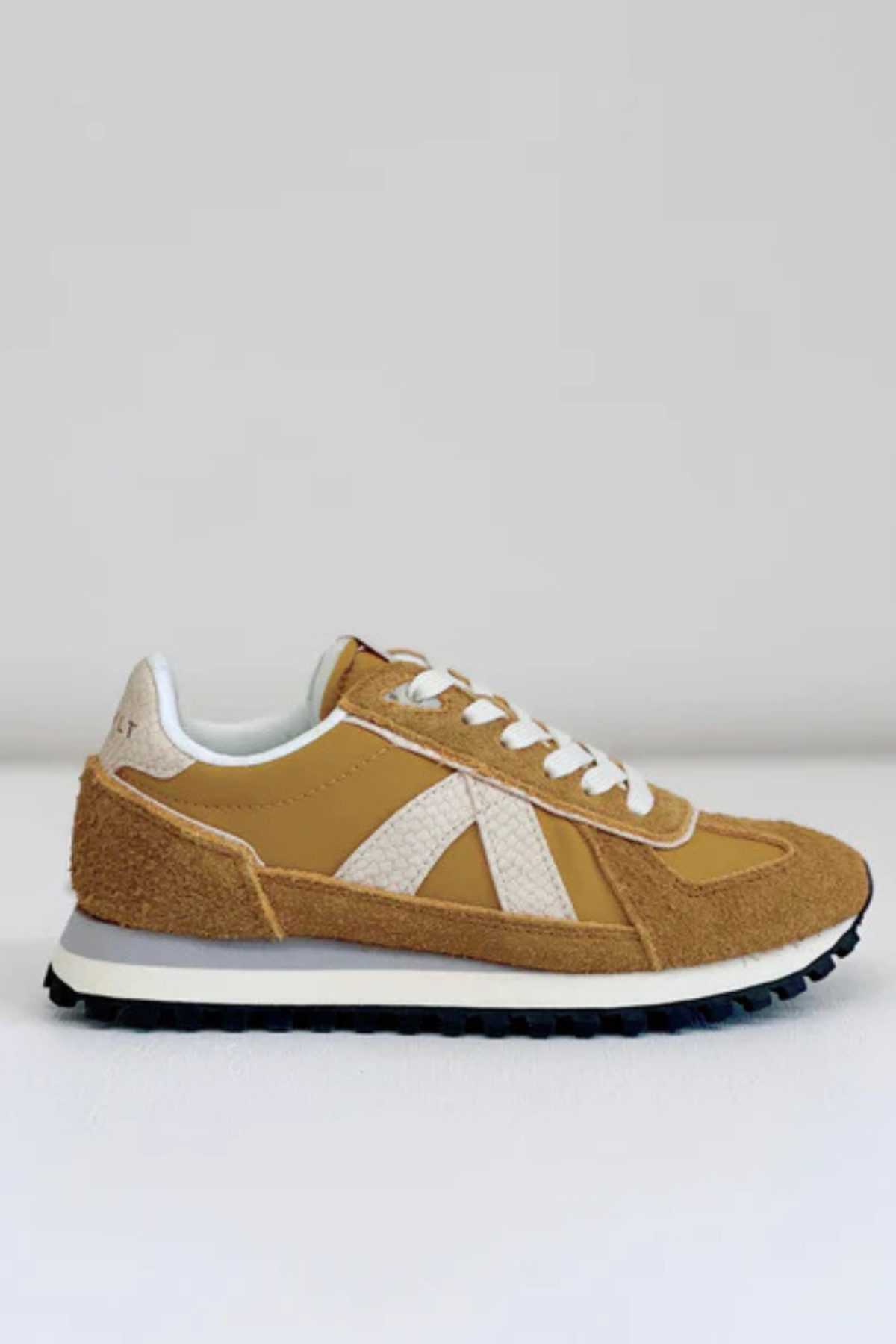 Gate Sneaker Oak Snake Gold