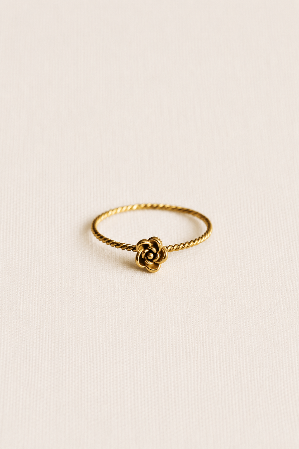 Minimalist Twisted Ring Small Rose