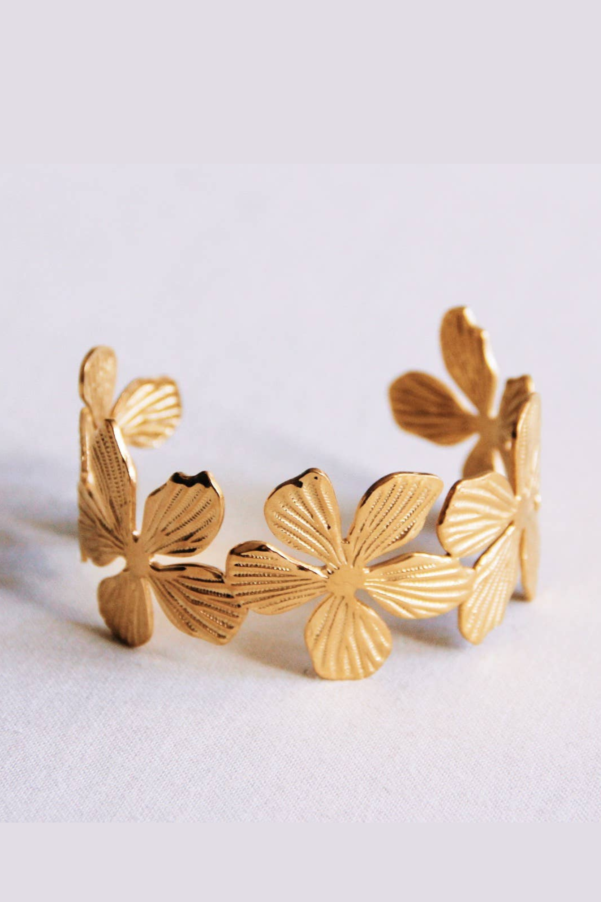 Flower Bangle Gold