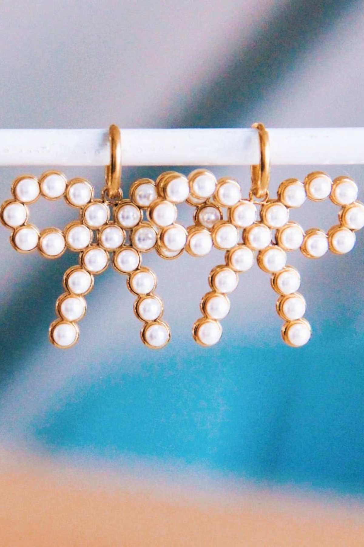Hoop Earrings with Pearl Bow