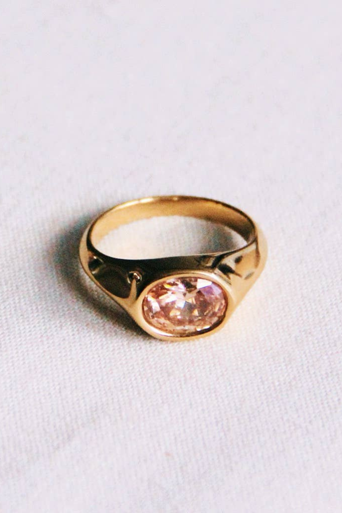 Ring Crystal Stone Peach