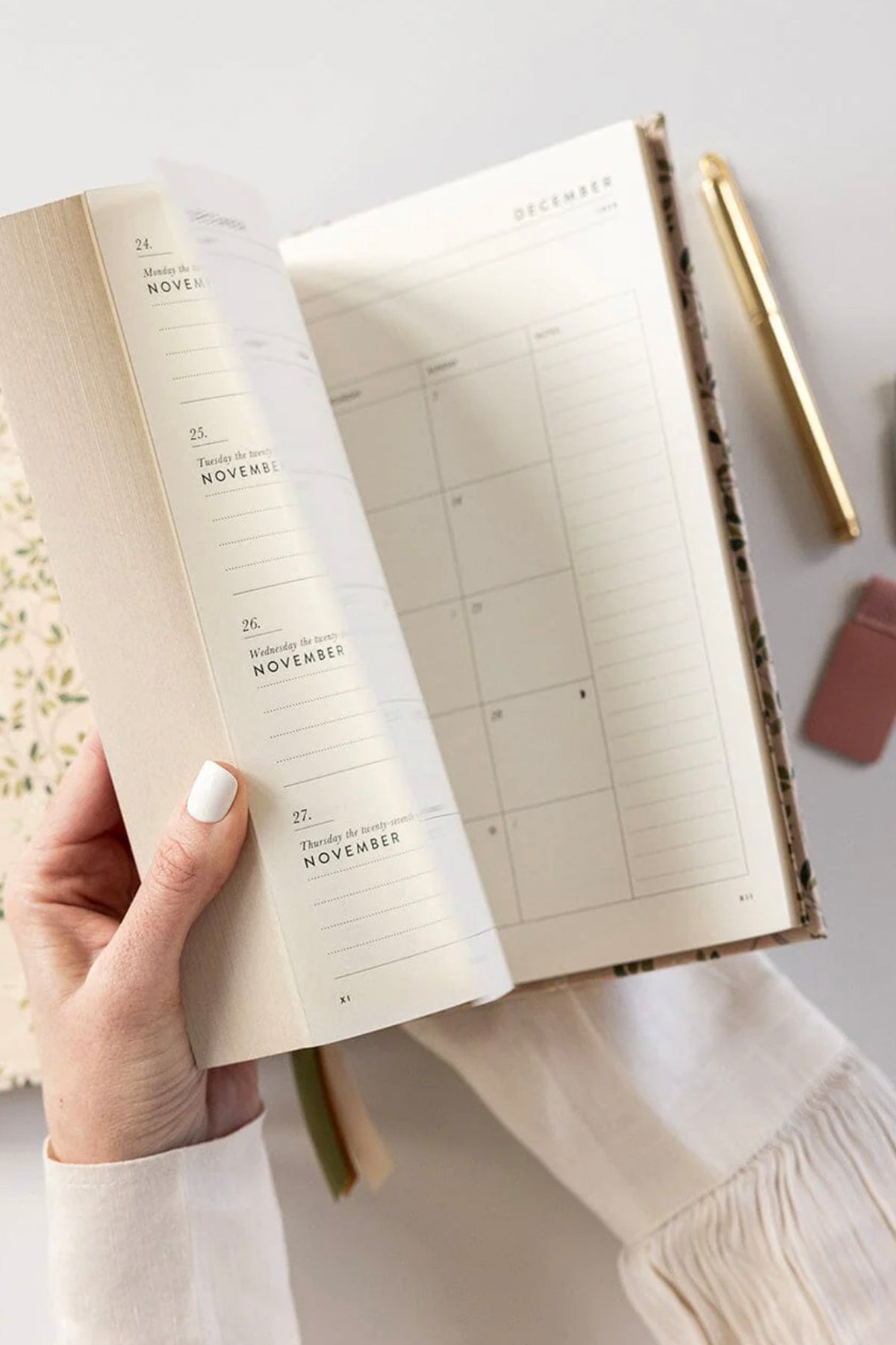 2025 Desktop Linen Bound Planner White Blossoms