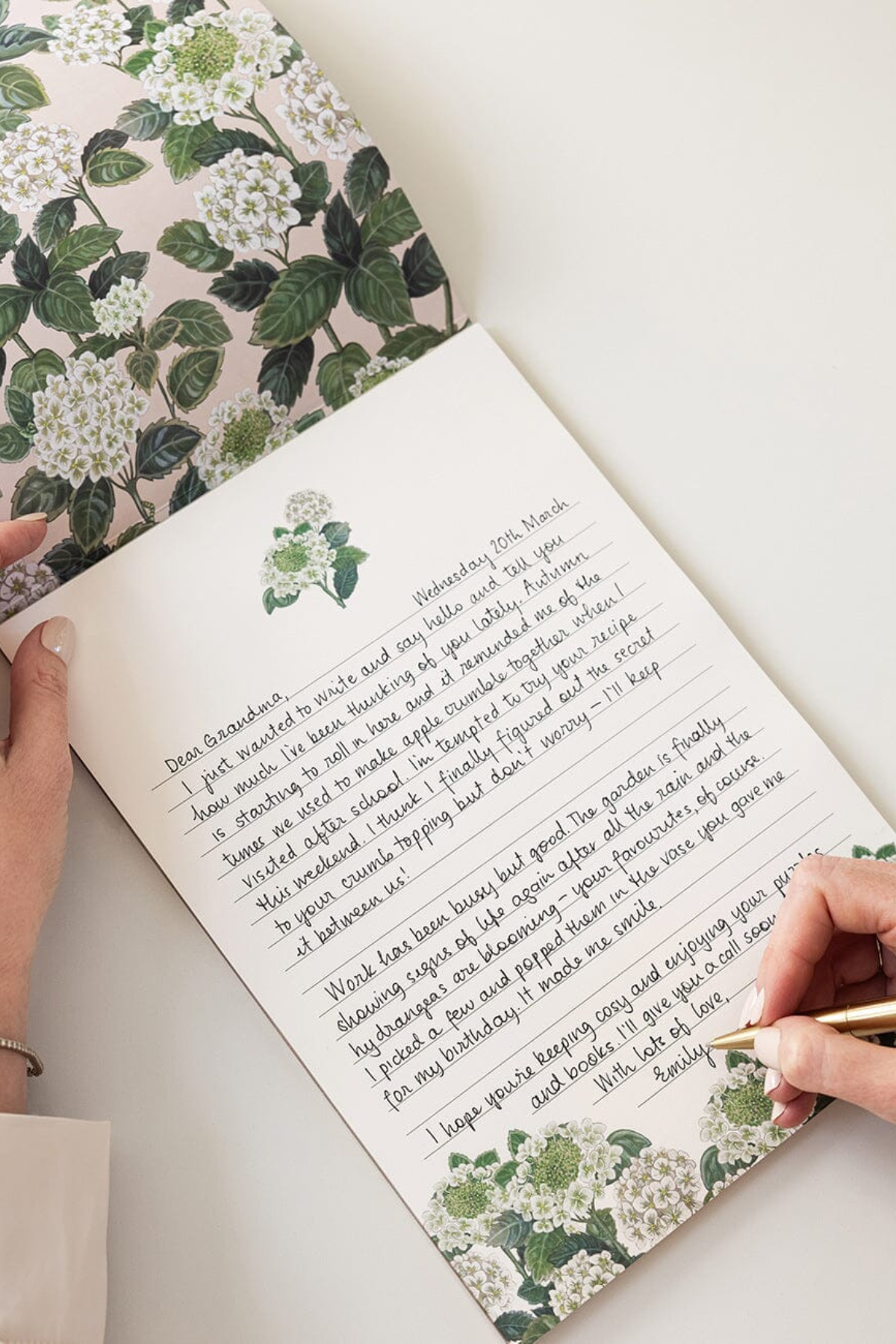 Hydrangea A4 Writing Pad