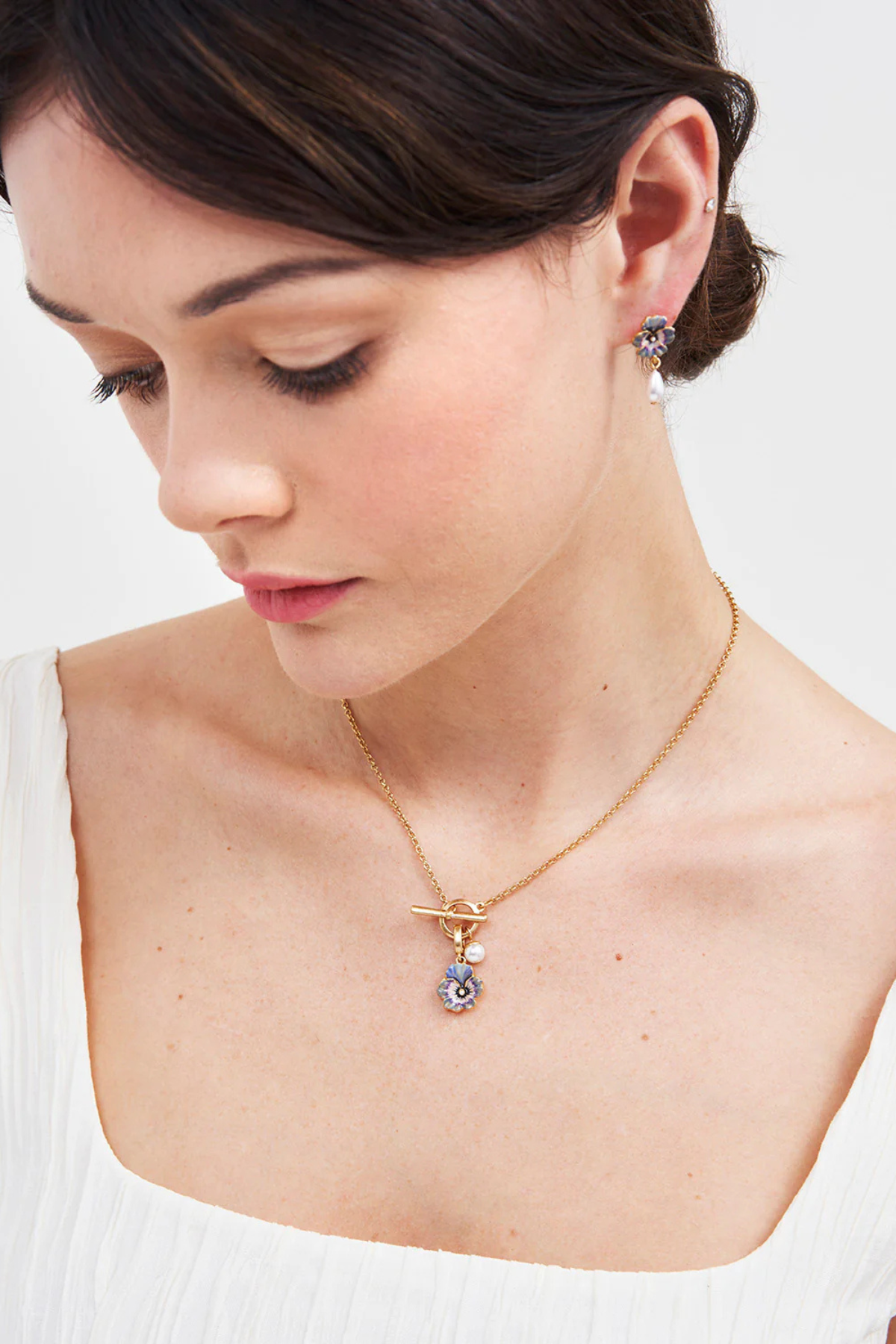 Pansy Pearl Gold Toggle Necklace