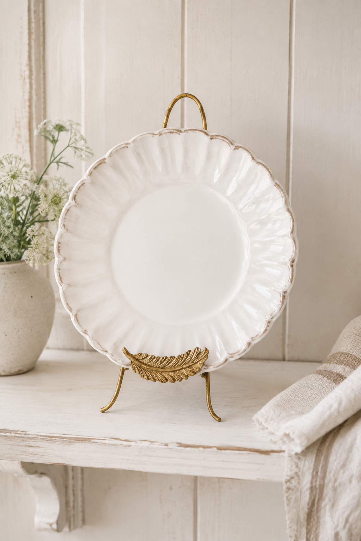 Golden Feather Plate Stand