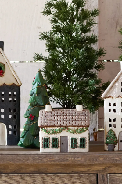 Christmas Tea Light Cottage with Swag
