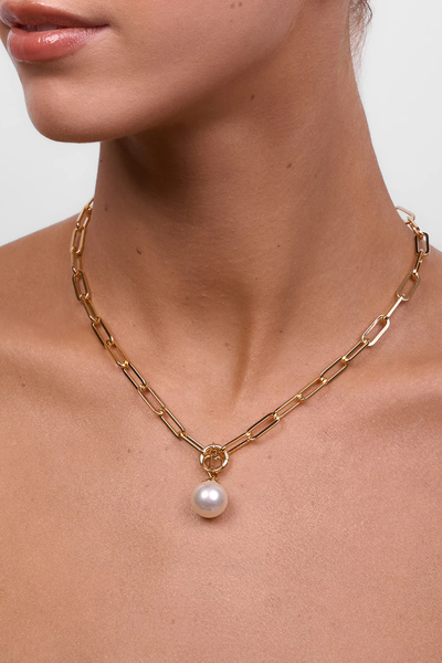 Hayley Gold Pearl Necklace