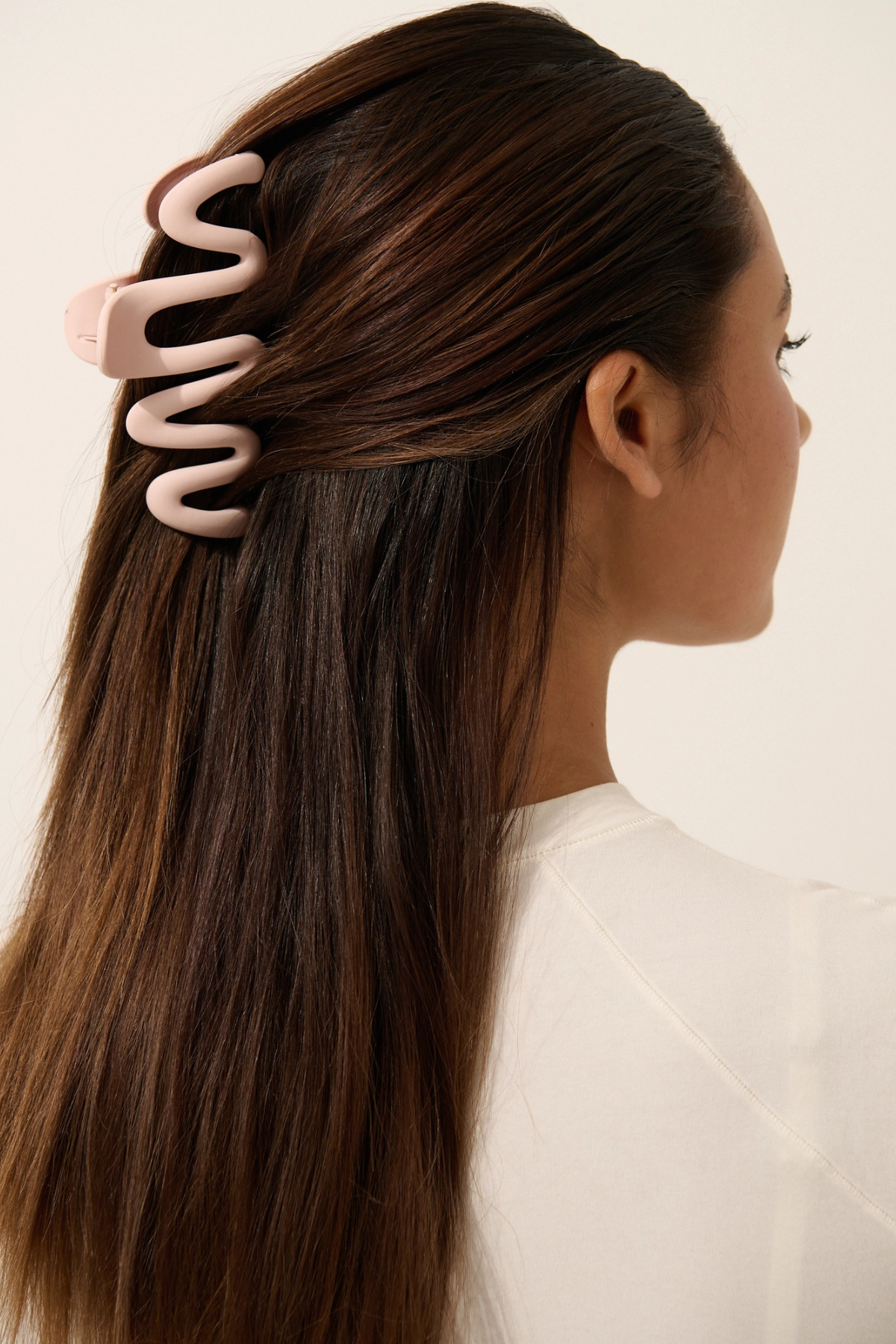 Lune Wavy Matte Claw Clip Pink