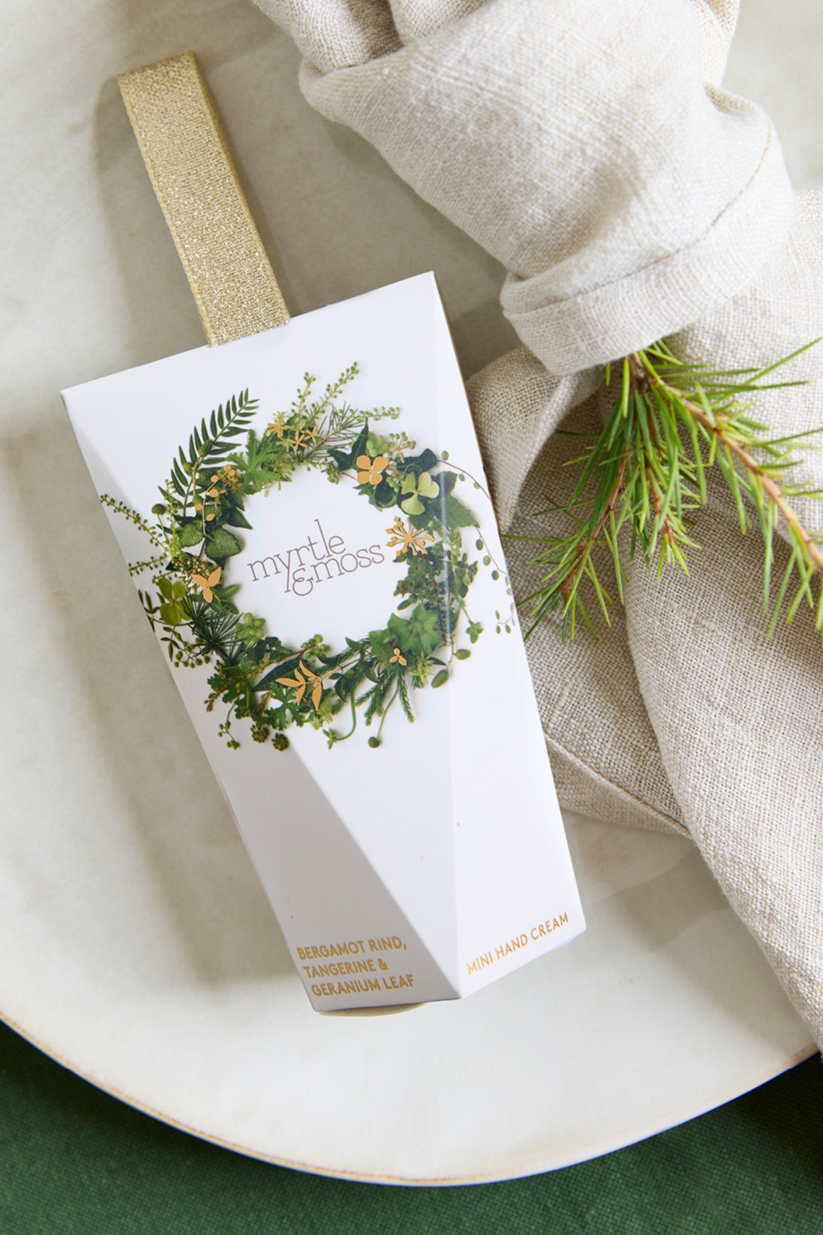 Bergamot Ornament Green Wreath