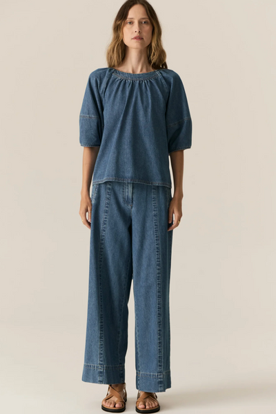 Carsen Top Light Wash