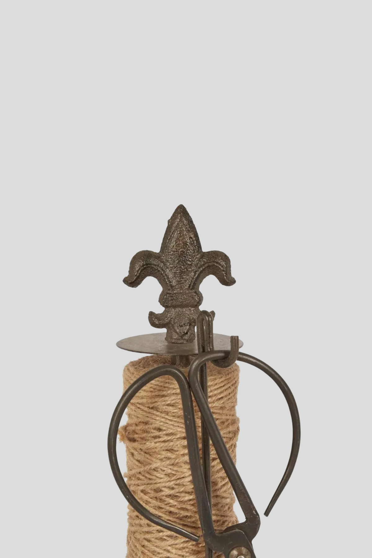 Fleur De Lys String Holder