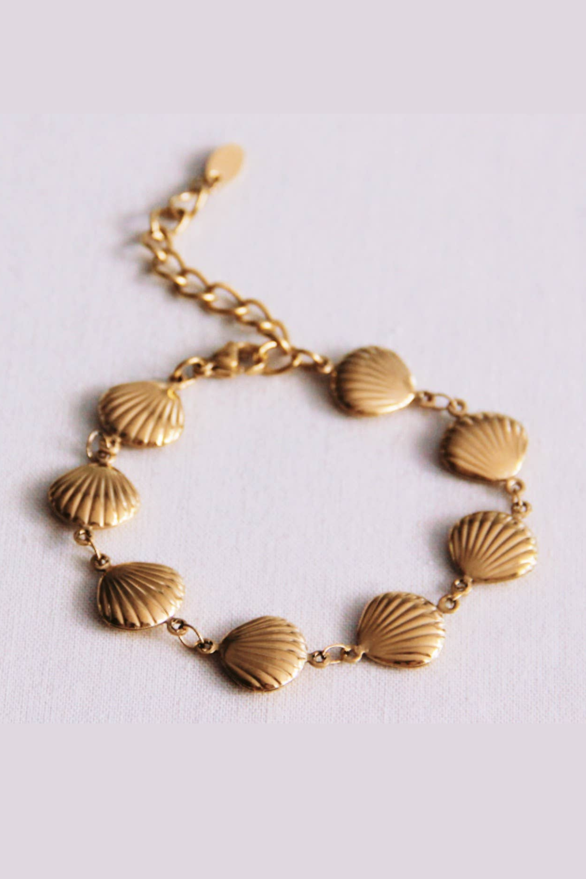 Shell Bracelet Gold