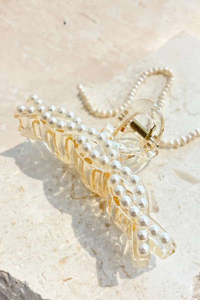 Twist Pearl Hair Claw Clip