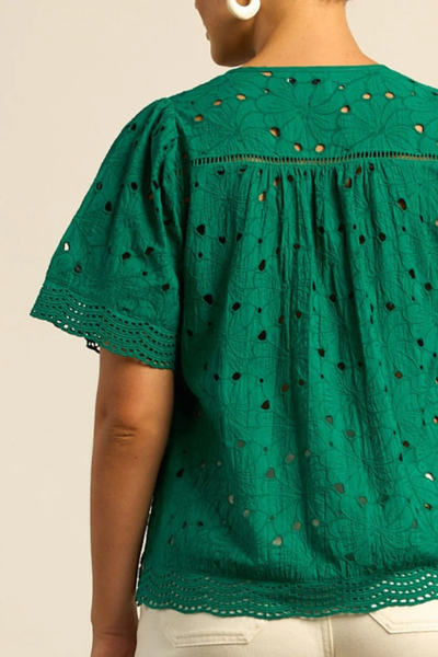 Vantage Top Broderie Emerald