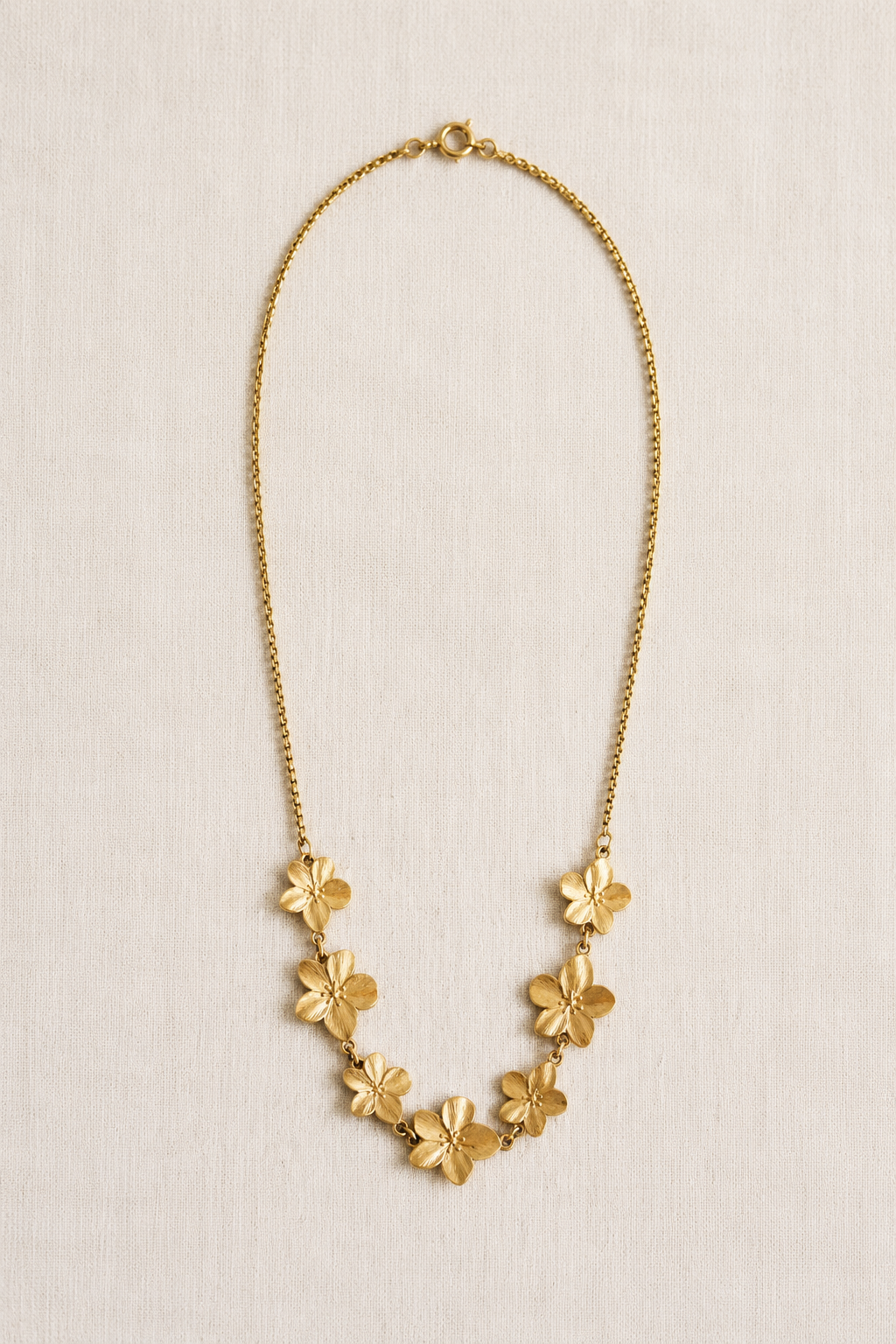 Short Chain Necklace Flowers