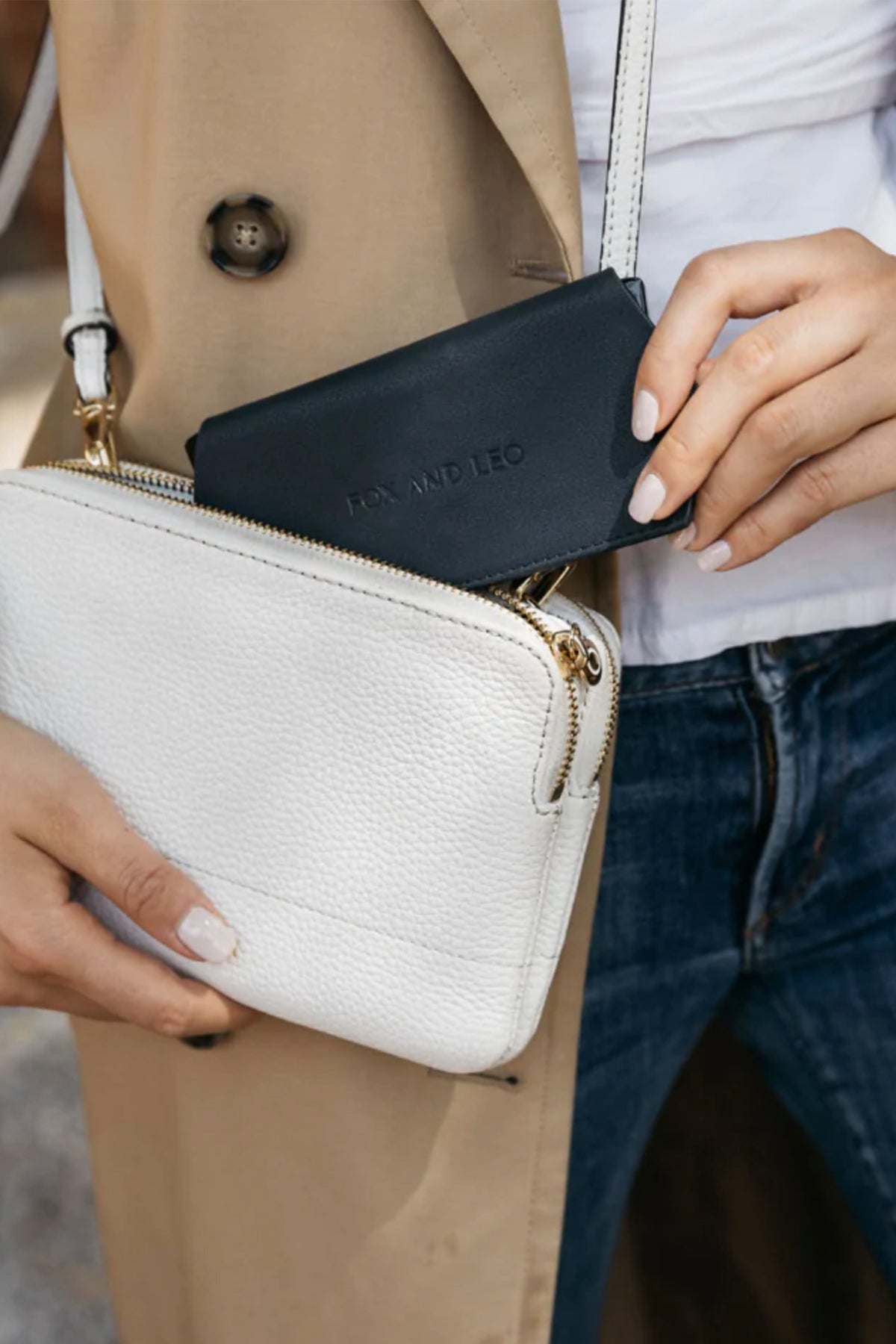 Fox and Leo Case Navy
